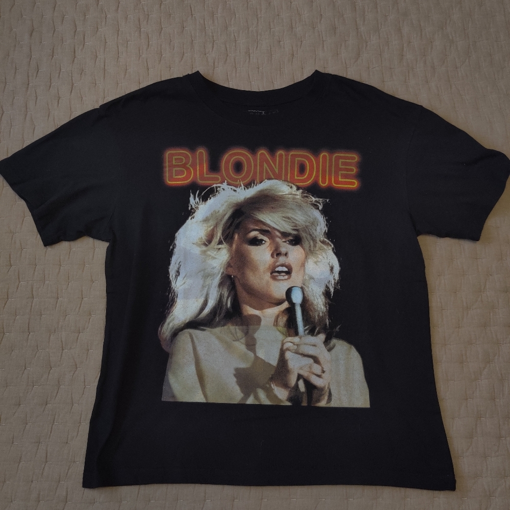 Blondie's T